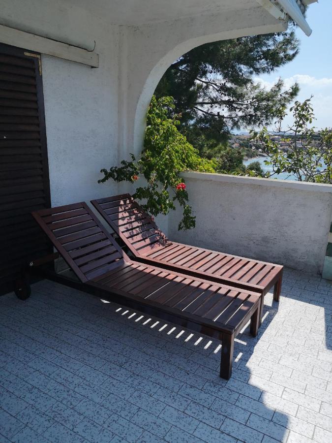 Apartments Bassi Stara Baška Exterior foto