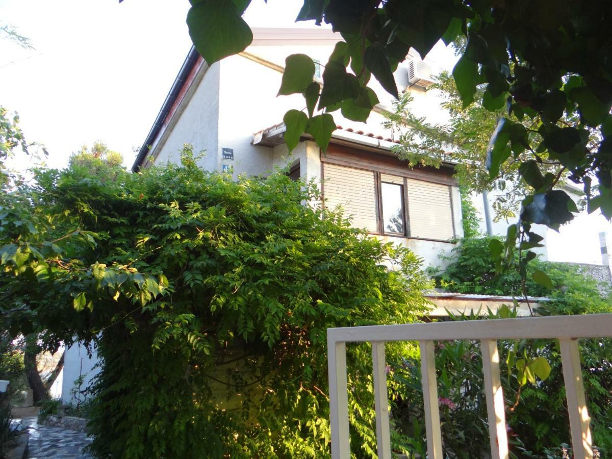 Apartments Bassi Stara Baška Exterior foto
