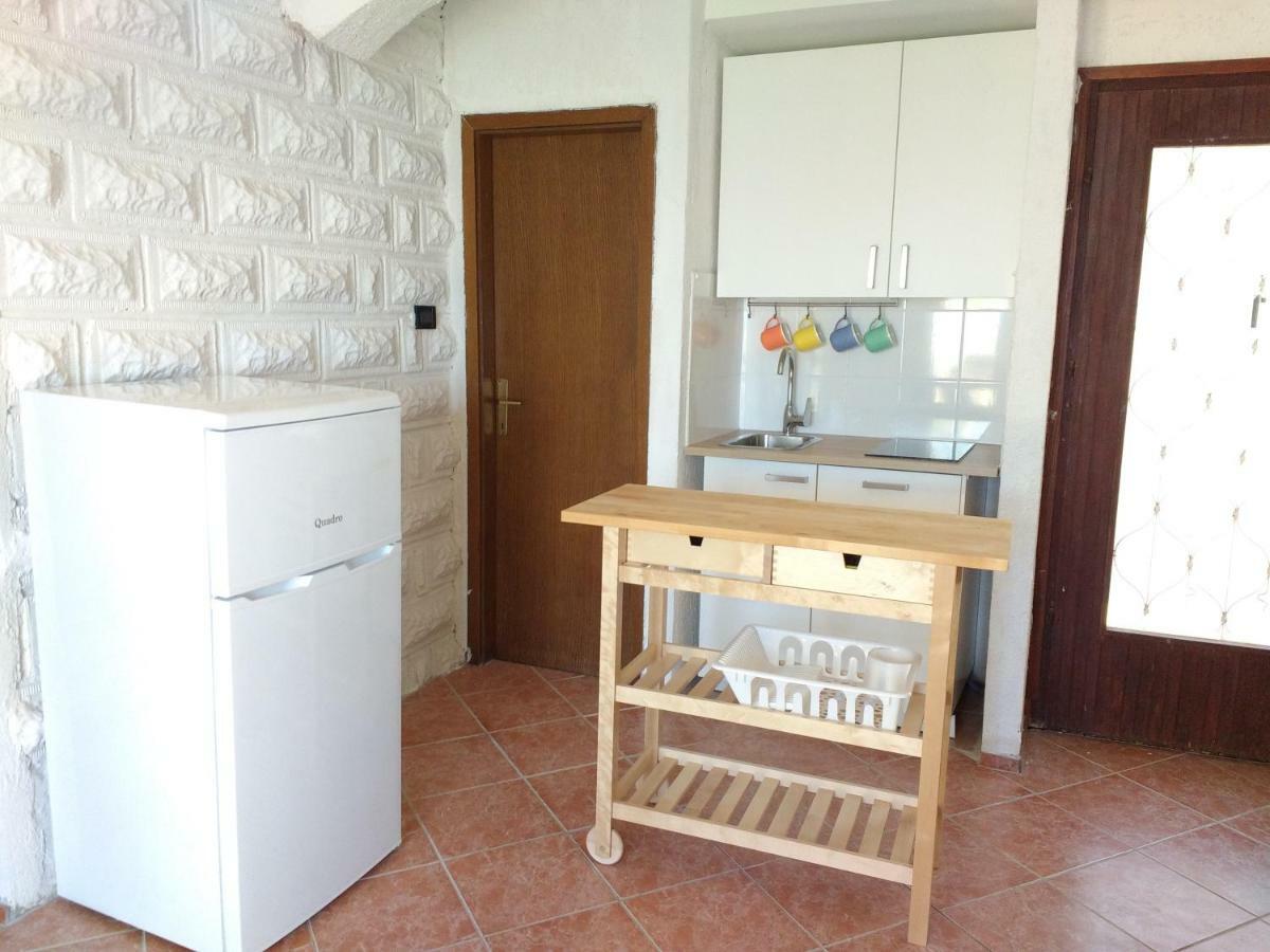 Apartments Bassi Stara Baška Exterior foto
